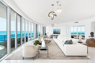 5959 Collins Ave in Miami, FL - Building Photo - Building Photo