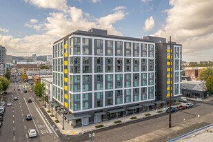 Alder 9 in Portland, OR - Building Photo