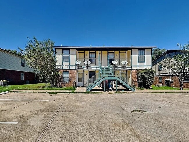 property at 612 Race St