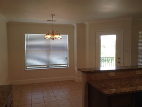 1827 Leann Ln in Irving, TX - Foto de edificio - Building Photo