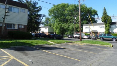 Willow Gardens Apartments in Chester, PA - Building Photo - Building Photo