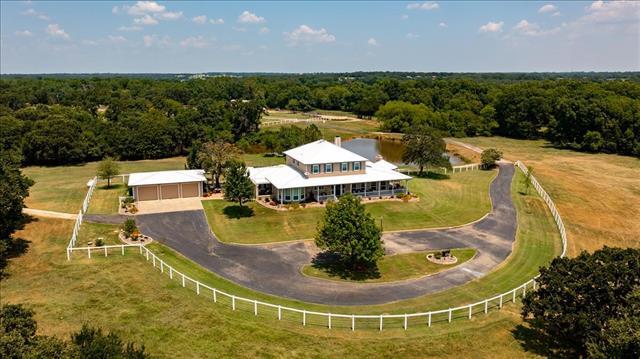 10964 FM 902 in Collinsville, TX - Building Photo