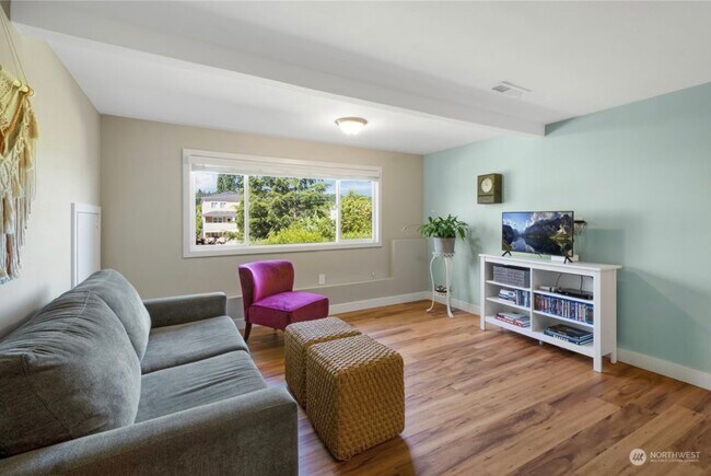 5430 23rd Ave SW in Seattle, WA - Building Photo - Building Photo