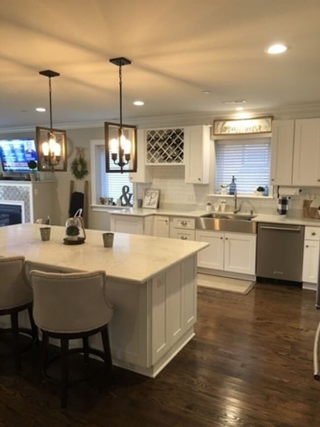 property at 515 Summit Ave