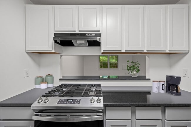 Colonial Hills Apartments