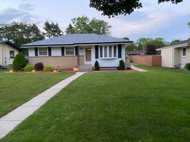 5700 S Madeline Ave in Milwaukee, WI - Building Photo