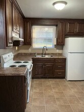 220 Crossland Ave in Clarksville, TN - Building Photo - Building Photo