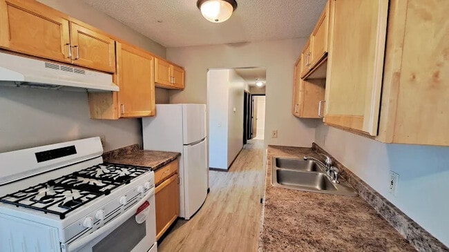 Twin Lakes Apartments in Robbinsdale, MN - Foto de edificio - Building Photo
