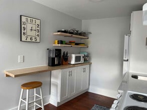 23 Warren St, Unit 1 in Concord, NH - Building Photo - Building Photo