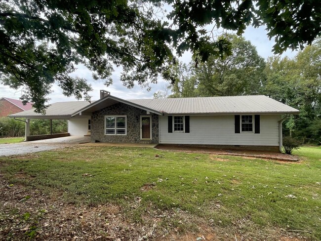 7539 Gravel Hill Rd in Denton, NC - Foto de edificio - Building Photo