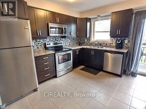 201 Westbank Trail in Hamilton, ON - Building Photo - Building Photo