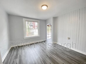 1804 Rhine St in Pittsburgh, PA - Building Photo - Building Photo