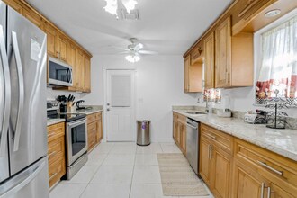 244 Greymon Dr in West Palm Beach, FL - Foto de edificio - Building Photo