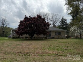 225 J Brown Rd in Salisbury, NC - Building Photo