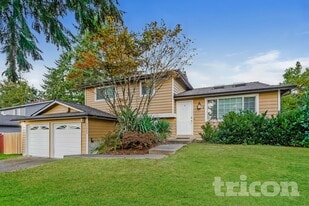 32800 35th Ave SW in Federal Way, WA - Building Photo