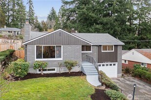 10526 Alton Ave NE in Seattle, WA - Building Photo