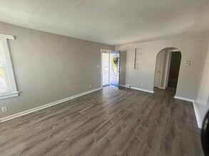 1207 Douglas St in Alton, IL - Building Photo - Building Photo