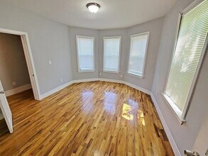 39 Pinckney St, Unit 1 in Somerville, MA - Building Photo - Building Photo
