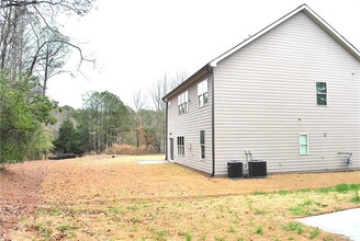 1408 Rockbridge Rd SW in Stone Mountain, GA - Building Photo - Building Photo