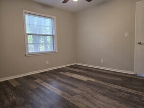 4204 Lakeview Dr NW in Huntsville, AL - Building Photo - Building Photo
