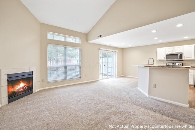 4882 Stratford Pine Ln in Dublin, OH - Building Photo - Building Photo