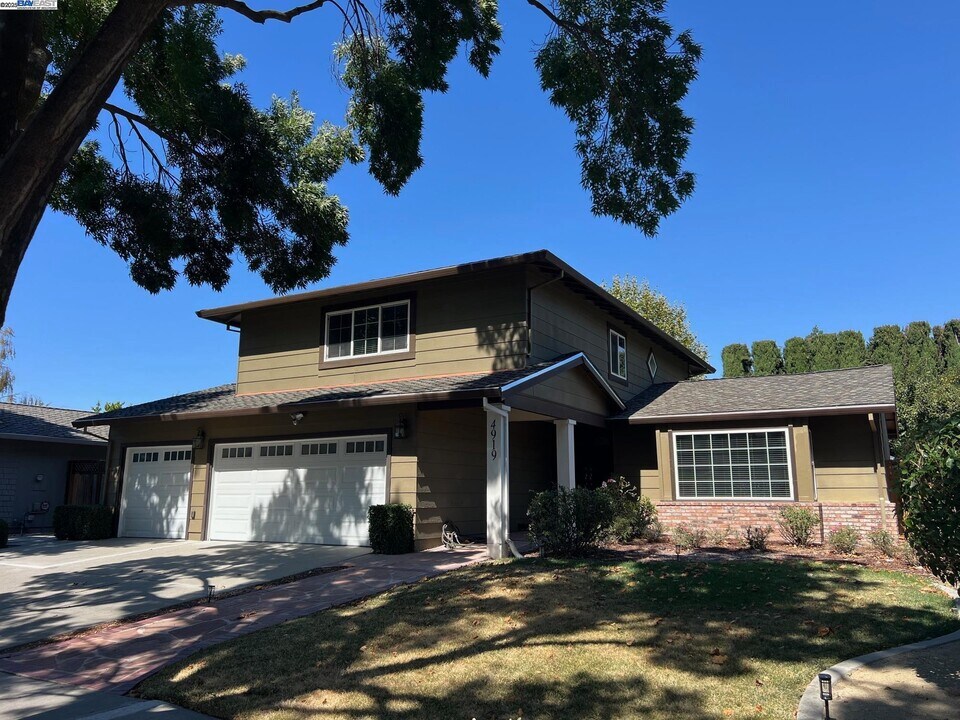 4919 Mohr Ave in Pleasanton, CA - Building Photo