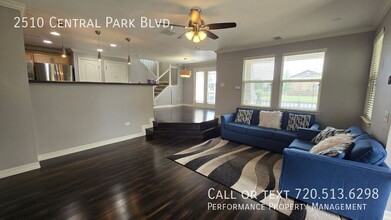 2510 Central Park Blvd in Denver, CO - Foto de edificio - Building Photo