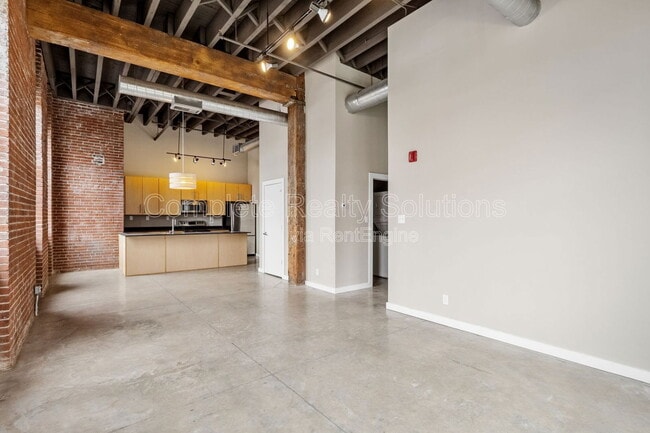 property at 614 S 7th St