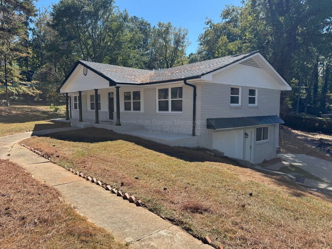 3702 Chesapeake Way in East Point, GA - Building Photo - Building Photo