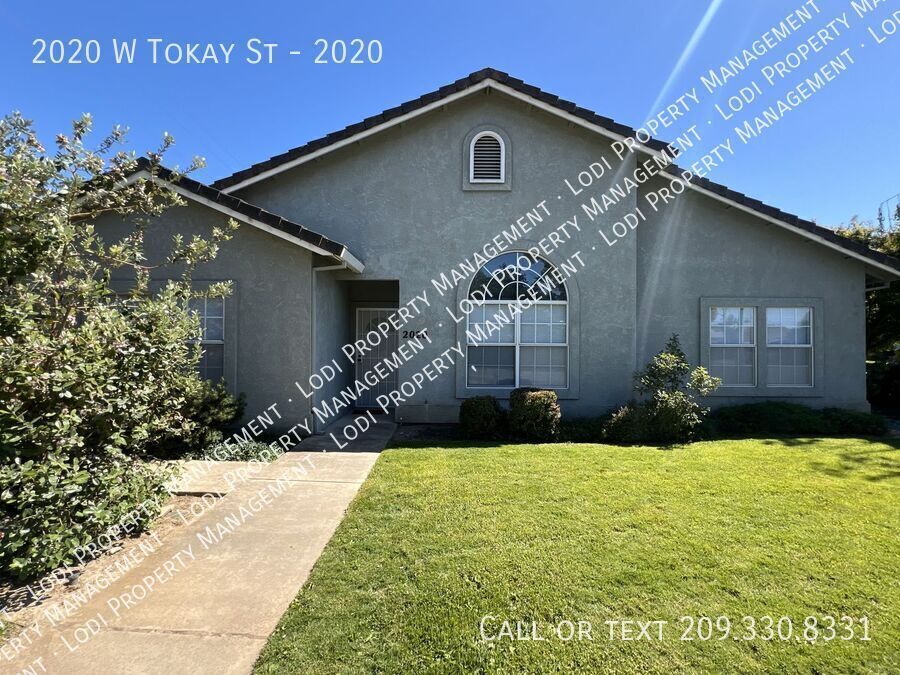 2020 W Tokay St in Lodi, CA - Building Photo