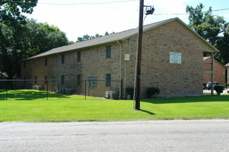 Treadway Place in Beaumont, TX - Building Photo - Building Photo