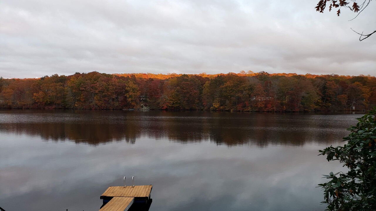 66 Long Pond Rd S in Ledyard, CT - Foto de edificio