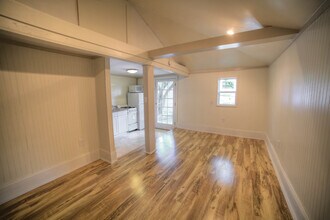 2606 S Carrollton Ave, Unit Apt B in New Orleans, LA - Building Photo - Building Photo