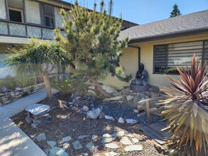 5014 W 58th Pl, Unit 0 in Los Angeles, CA - Building Photo - Building Photo