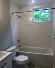 24 Pond St, Unit 2 in Boston, MA - Building Photo - Building Photo