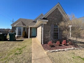 5575 Lexy Ln in Southaven, MS - Building Photo