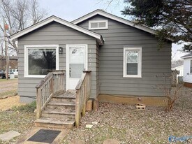 1507 McCullough Ave NE in Huntsville, AL - Building Photo