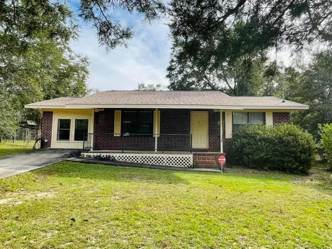 1776 Juniper Lake Rd in Defuniak Springs, FL - Building Photo - Building Photo