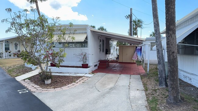 property at 4851 W Gandy Blvd