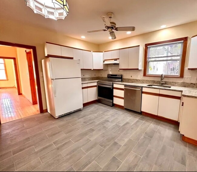 8 Berkeley St, Unit 1