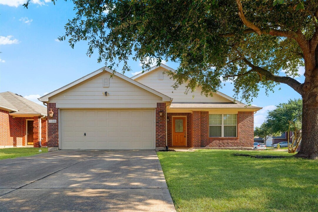 21106 Bridgemeadows Ln in Katy, TX - Building Photo