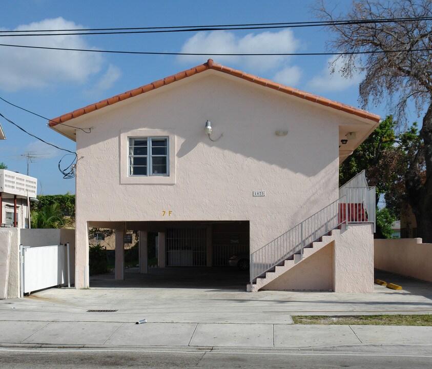 1875 SW 7th St in Miami, FL - Building Photo