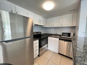 2535 N Alafaya Trail in Orlando, FL - Building Photo - Building Photo