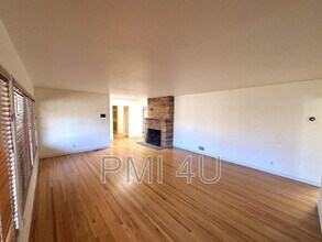1421 Stanford Dr NE in Albuquerque, NM - Building Photo - Building Photo