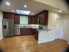 41 Davis Ave in Norwood, MA - Building Photo - Building Photo