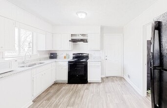 2520 Rex Rd in Ellenwood, GA - Foto de edificio - Building Photo