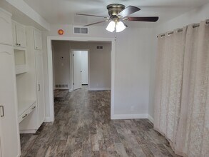 10651 Baton Rouge Pl in Porter Ranch, CA - Foto de edificio - Building Photo