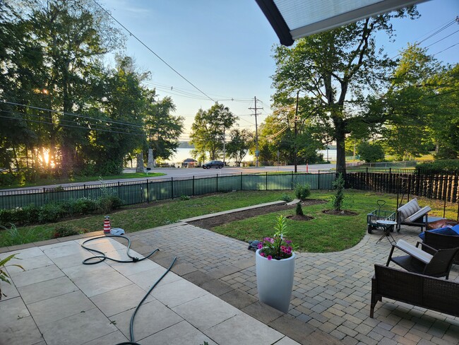 property at 3 Capen Hill Rd