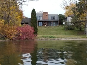 2904 Birchmont Dr NE in Bemidji, MN - Foto de edificio - Building Photo