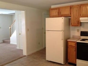 125 A Sullivan St in Berwick, ME - Building Photo - Building Photo